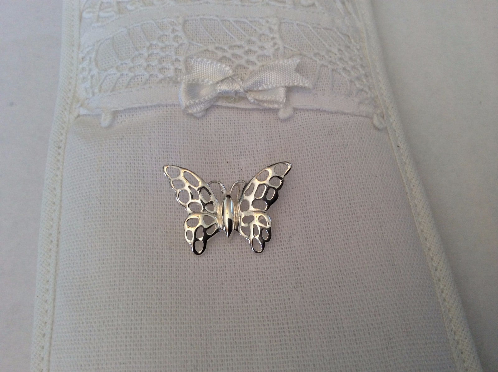 .925 Sterling Silver Sliding Butterfly Pendant J 55