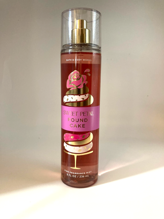 Bath & Body Works Sweet Petal Pound Cake Fine Fragrance Mist Spray 8oz