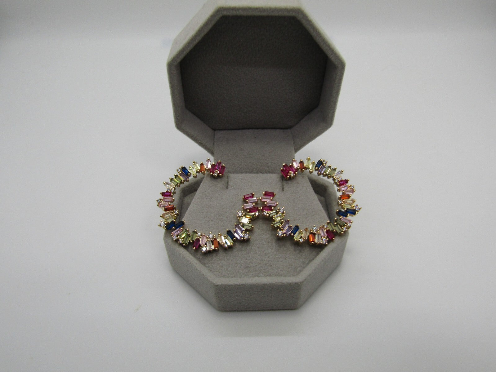 14K GOLD PLATED HOOP EARRING W/ POST MULTICOLOR CZ BAGUETTE & ROUND WHITE CZ SE2