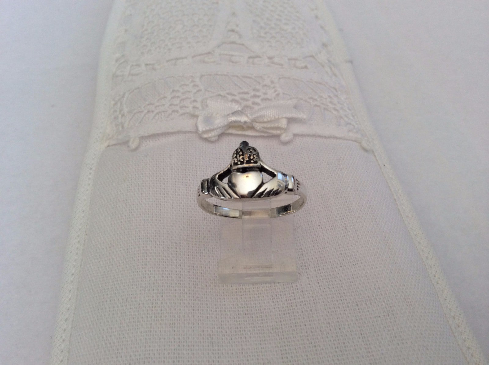 .925 STERLING SILVER CLADDAGH STYLE RING SIZES 5,6,7,8,9,10,11,12 J57
