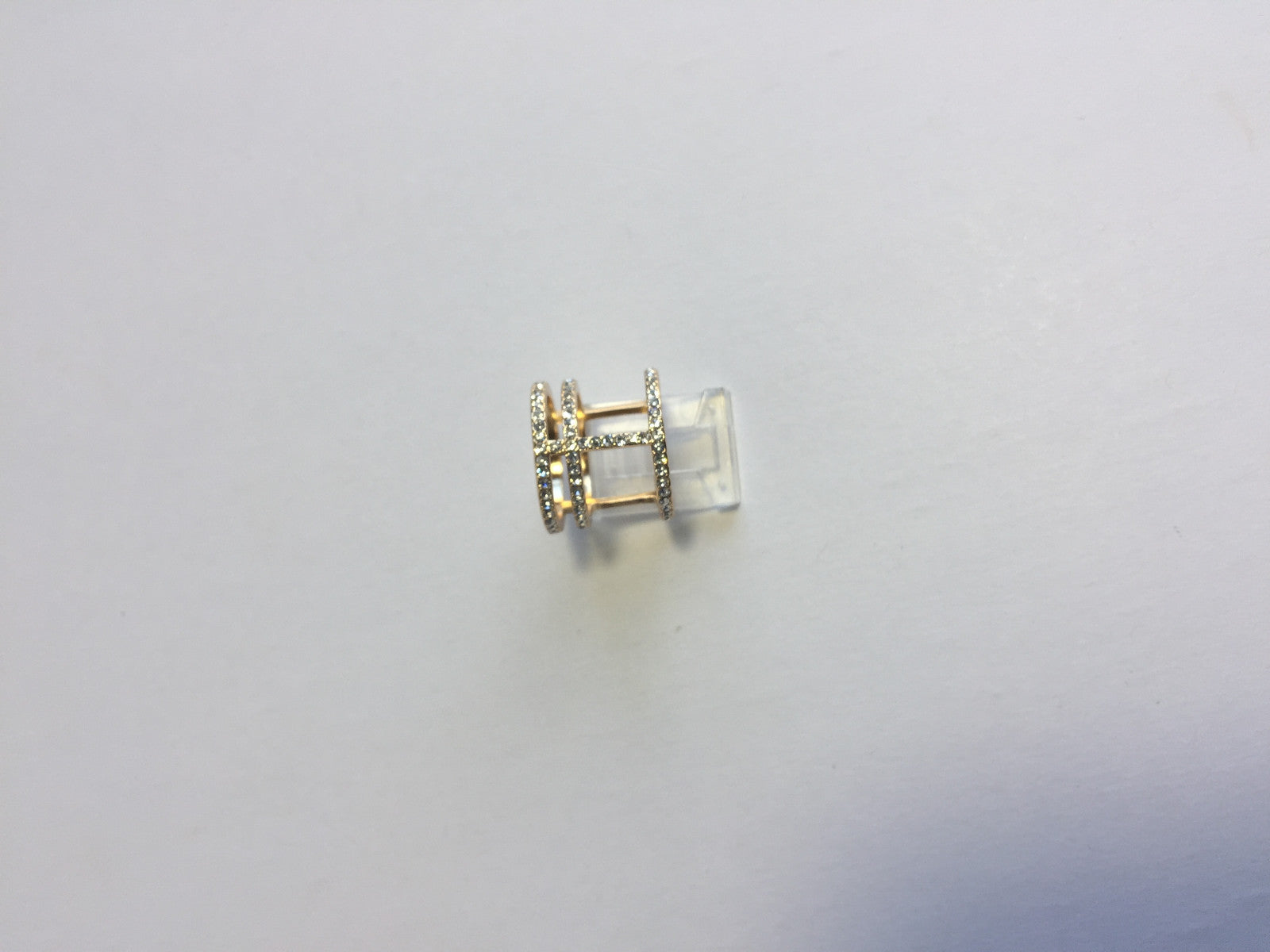 .14K GOLD PLATED RING WITH 3 BANDS CONNECTED WITH WHITE CRYSTALS J187