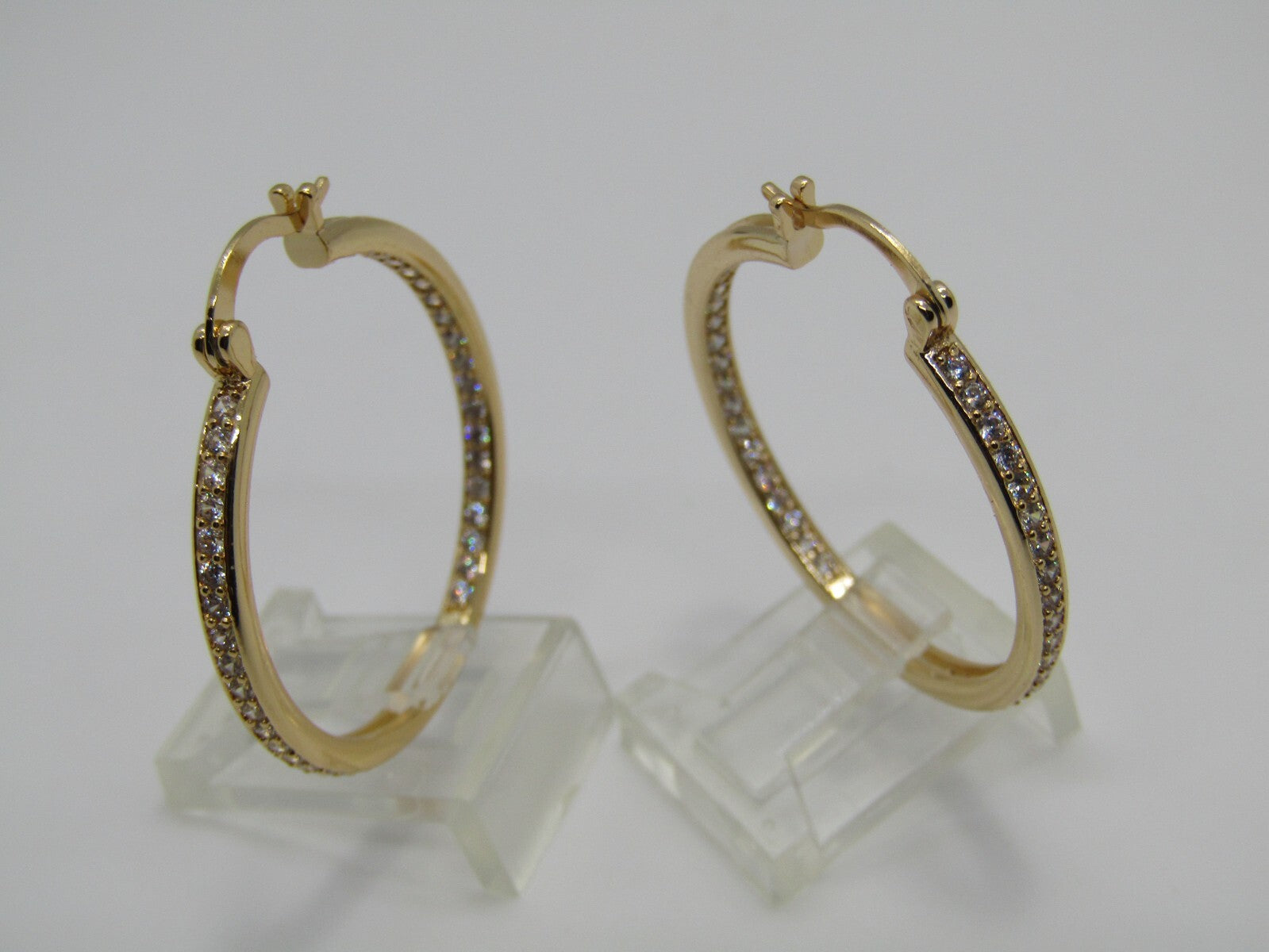 14K GOLD PLATED 30MM HOOP EARRING WITH 2MM WHITE CZ INSIDE AND OUTSIDE SE4